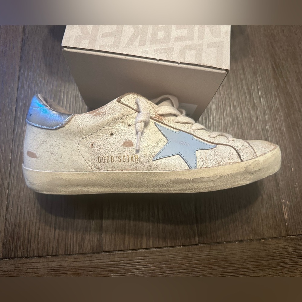 Golden Goose Superstar size 39